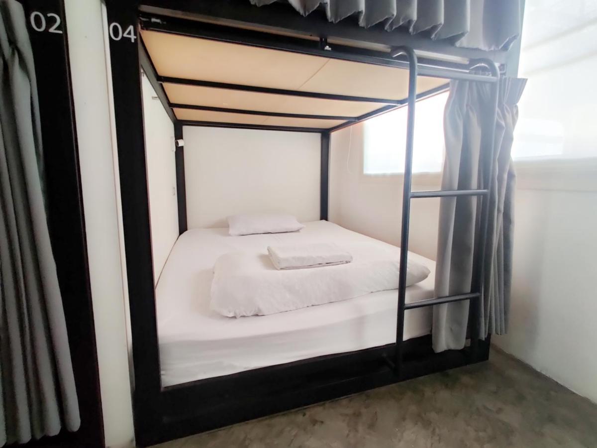 Holy Sheet Hostel Bangkok Exteriör bild