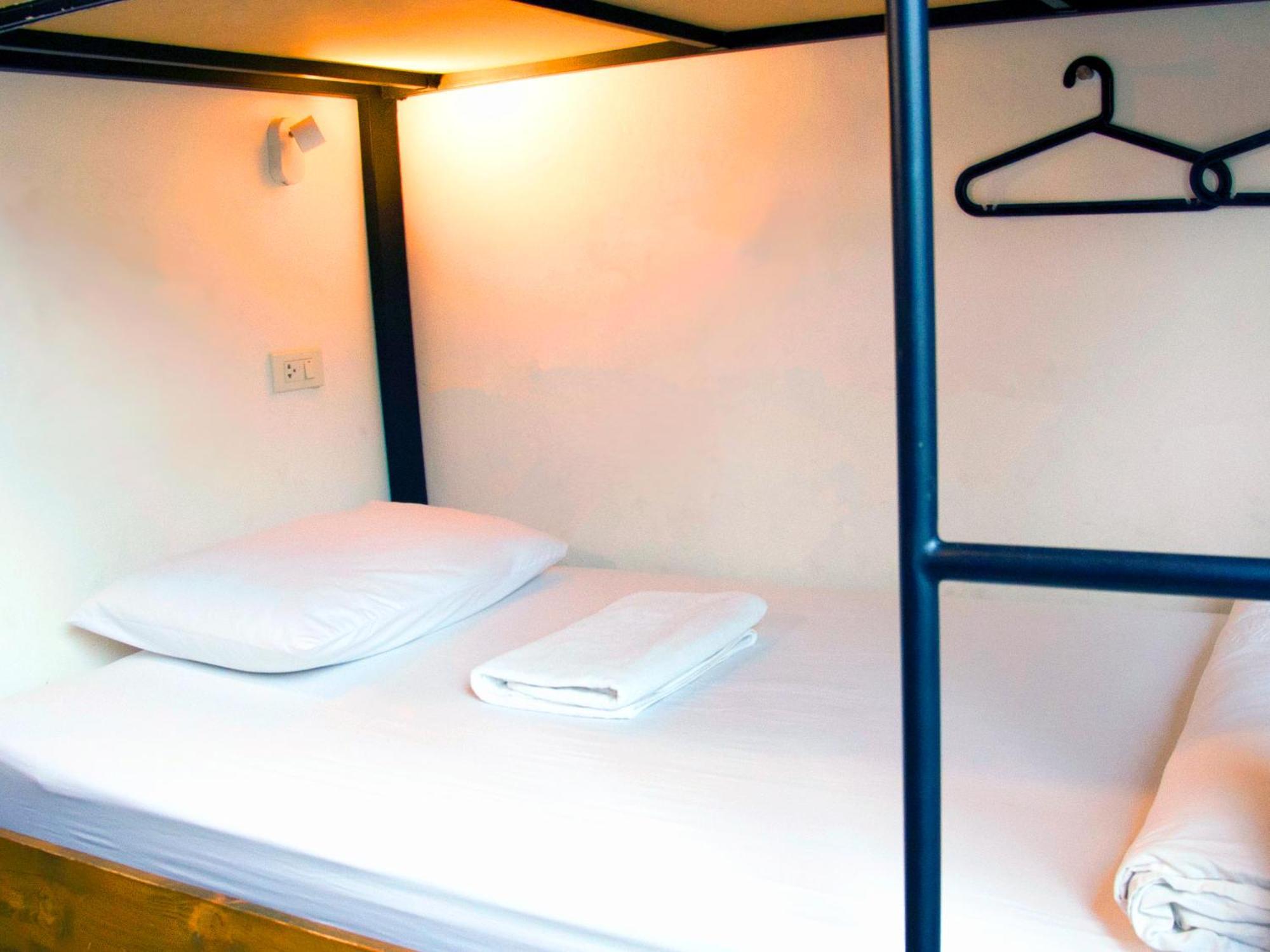 Holy Sheet Hostel Bangkok Rum bild